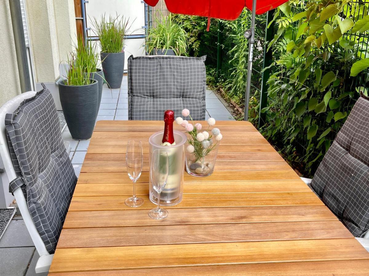 Sonnige Wohnung Im Zentrum Mit Terrasse U Tiefgarage - Netflix & Prime Leipzig Exterior foto